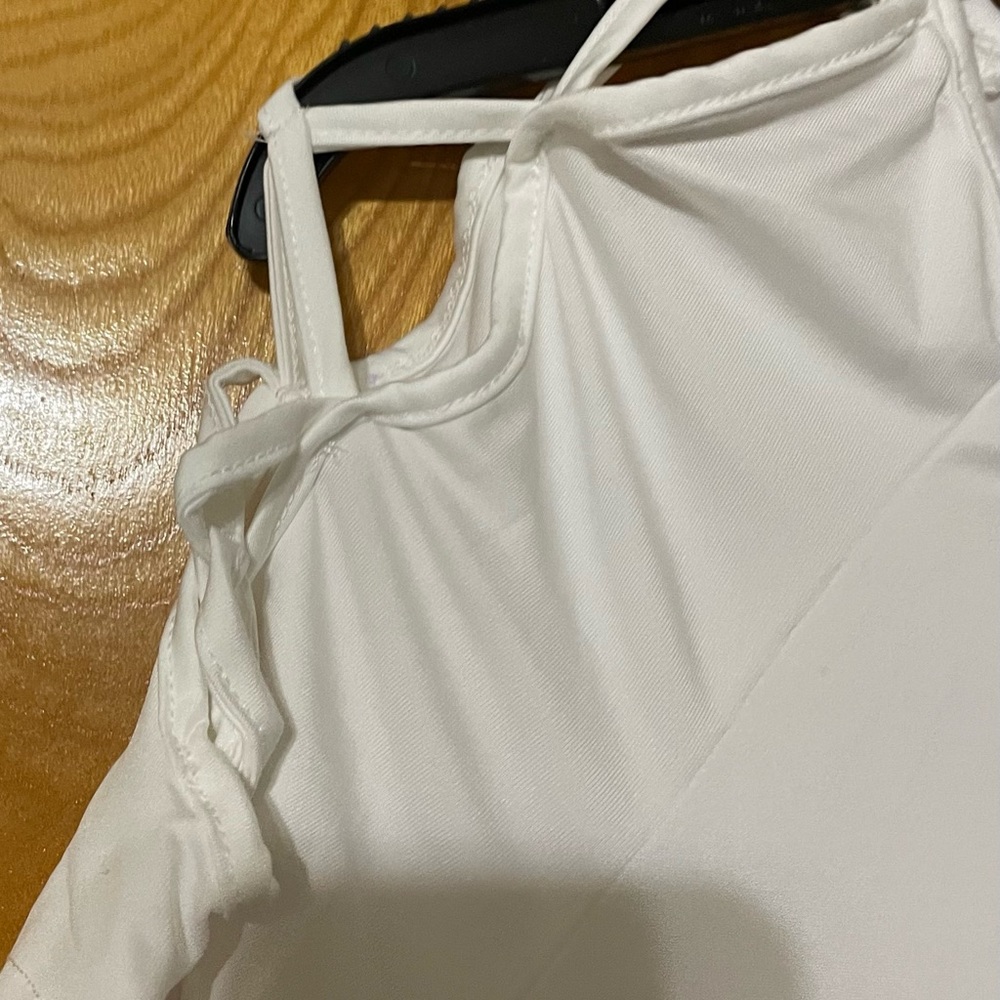 Simple T-Shirt - Picture 2 of 4